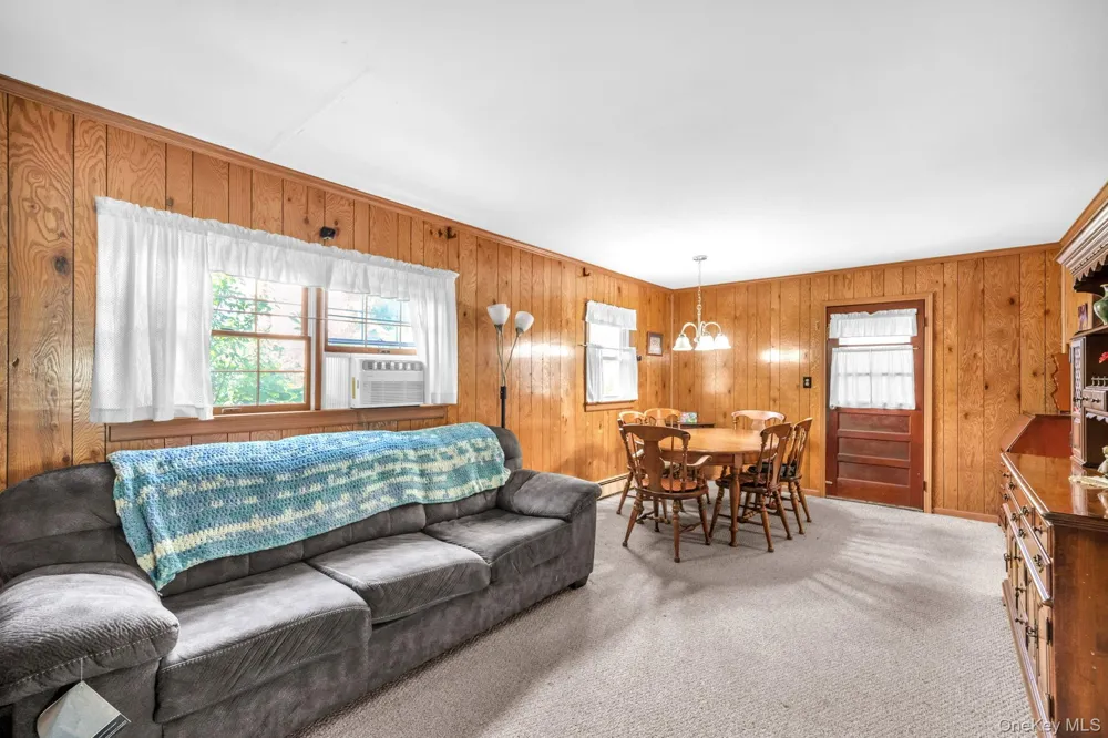 1 Bradish Lane Babylon, NY 11702