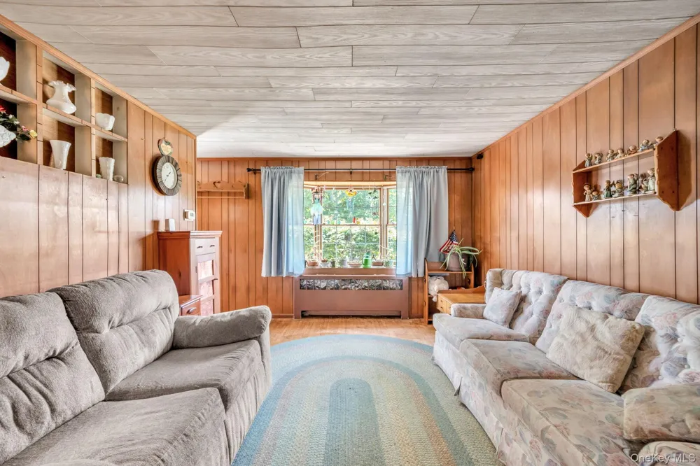 1 Bradish Lane Babylon, NY 11702