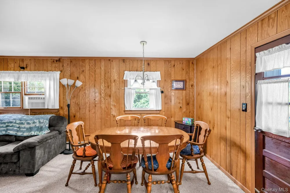 1 Bradish Lane Babylon, NY 11702