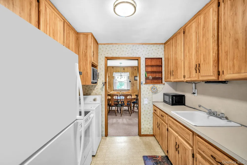 1 Bradish Lane Babylon, NY 11702