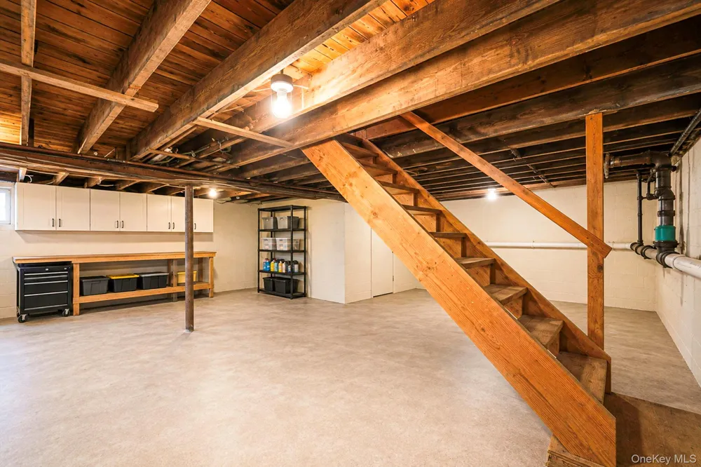 1 Bradish Lane Babylon, NY 11702