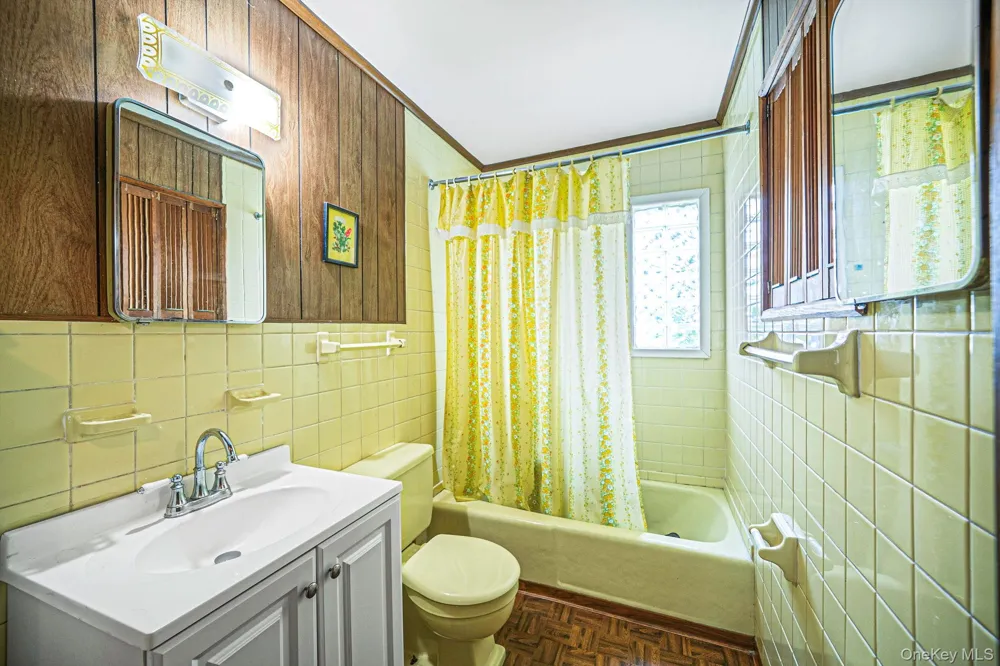 1 Bradish Lane Babylon, NY 11702
