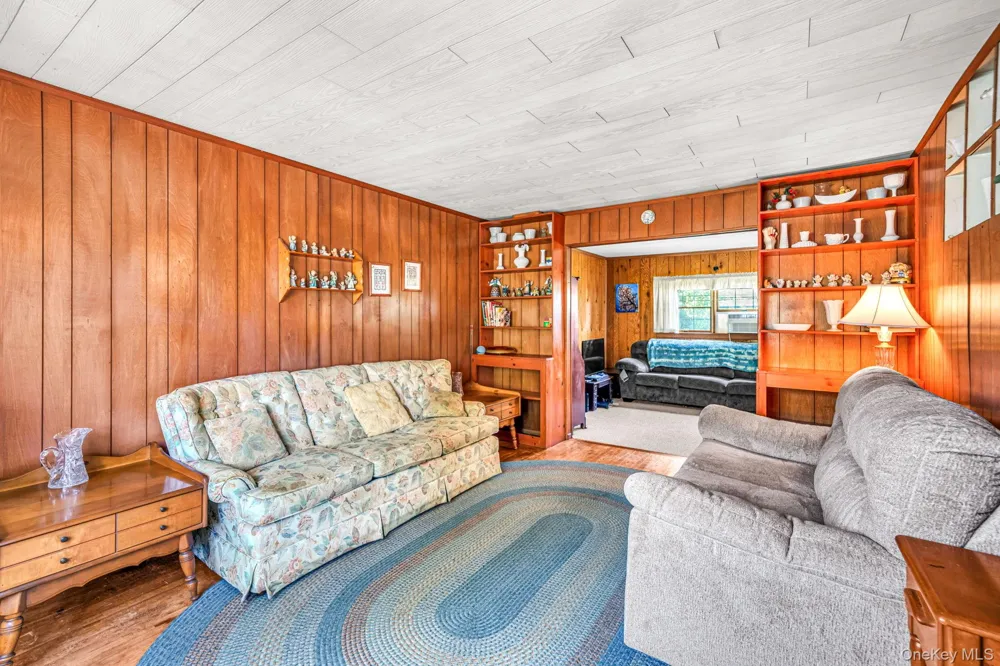 1 Bradish Lane Babylon, NY 11702