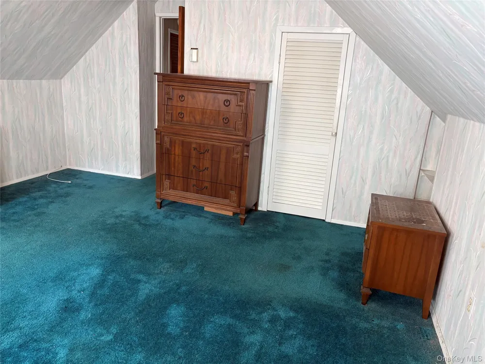 18 Heather Lane Levittown, NY 11756