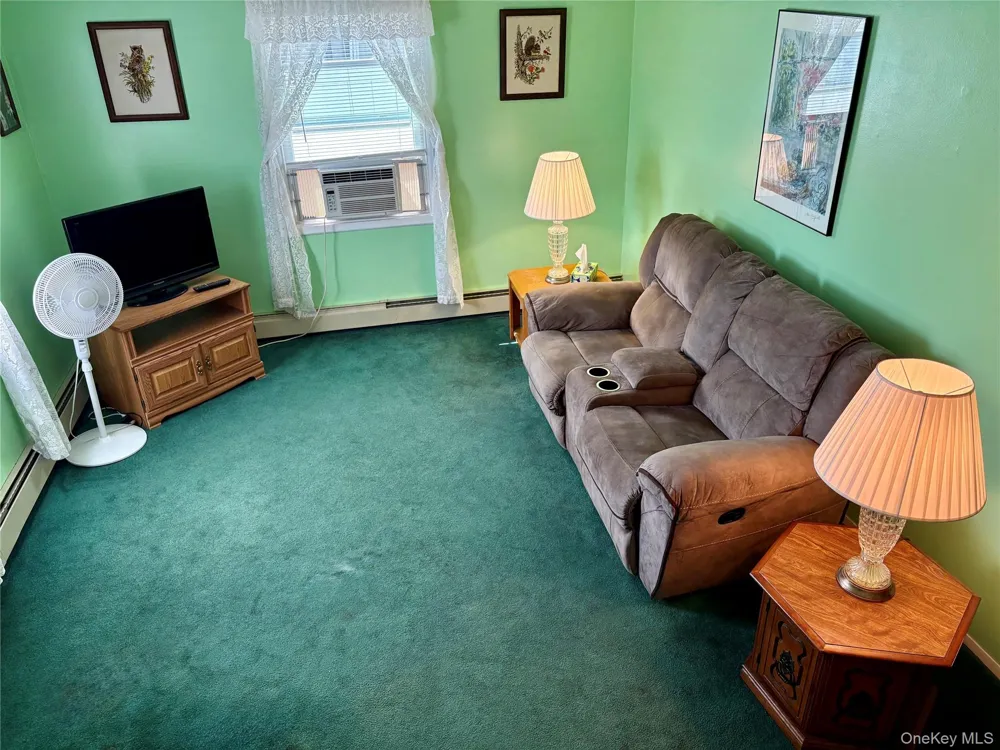 18 Heather Lane Levittown, NY 11756