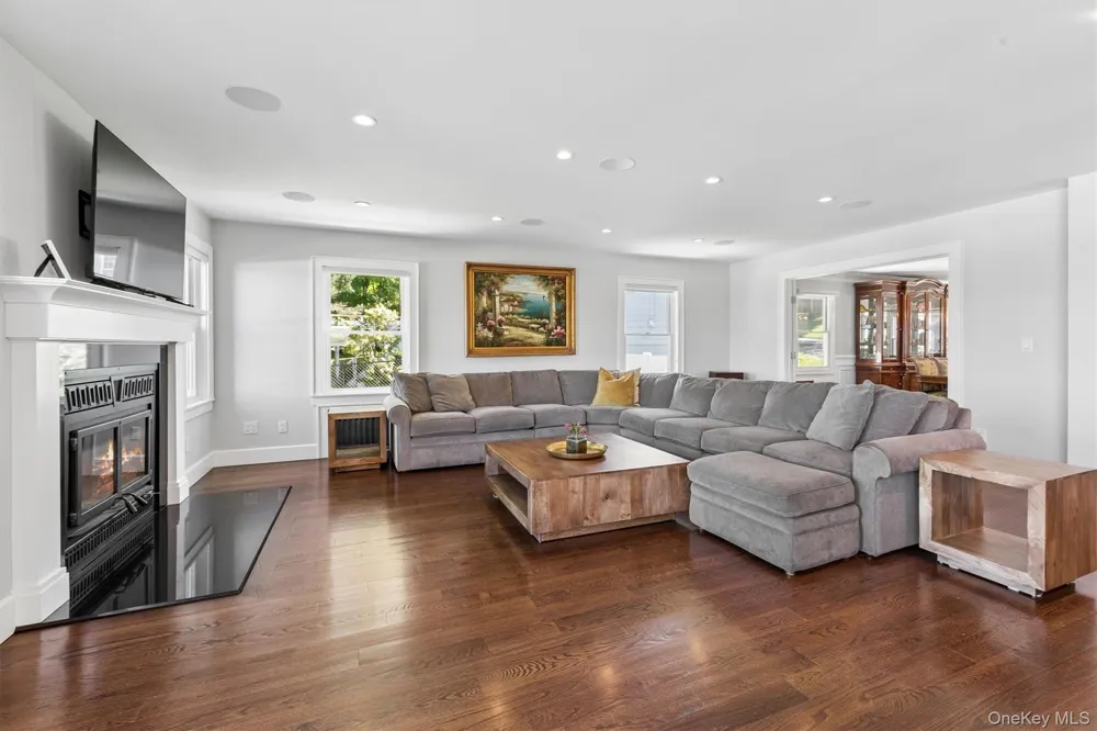 1922 Glenrock Street Yorktown Heights, NY 10598
