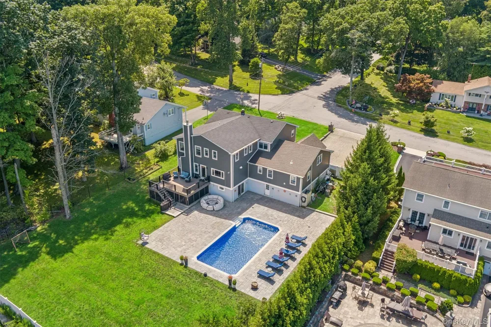 1922 Glenrock Street Yorktown Heights, NY 10598