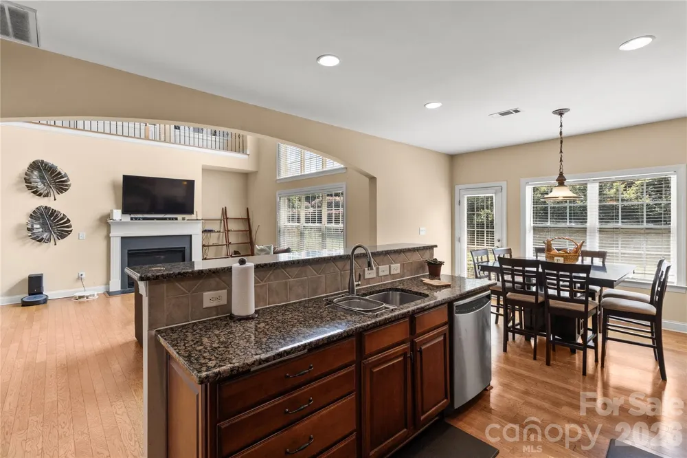 8744 Savannah Road Harrisburg, NC 28075