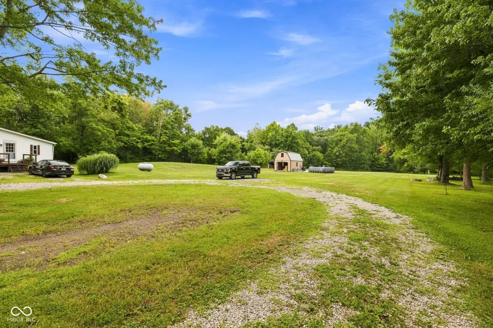 4611 Covered Bridge Road Nashville, IN 47448