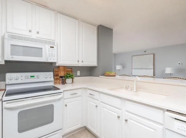 6165 Chasewood Parkway #202 Minnetonka, MN 55343