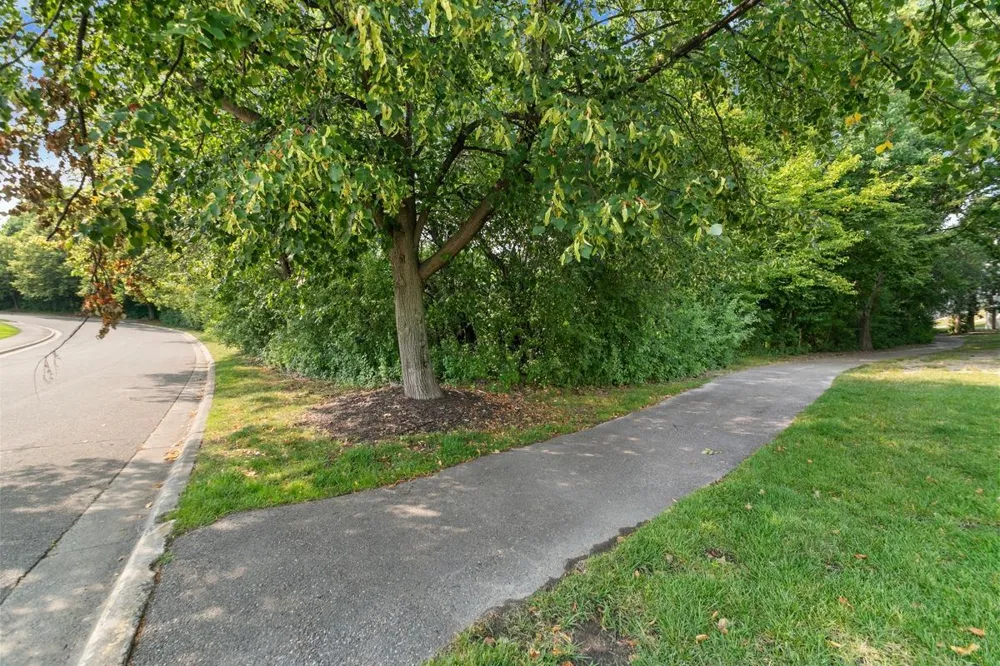 6165 Chasewood Parkway #202 Minnetonka, MN 55343