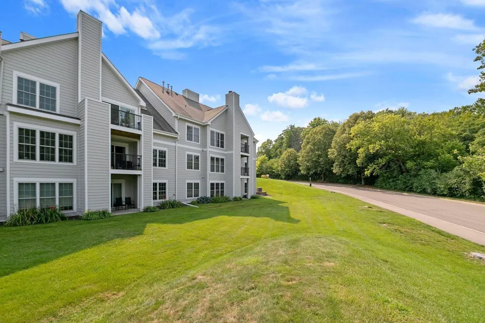 6165 Chasewood Parkway #202 Minnetonka, MN 55343