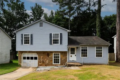 5589 Emerald Glen
