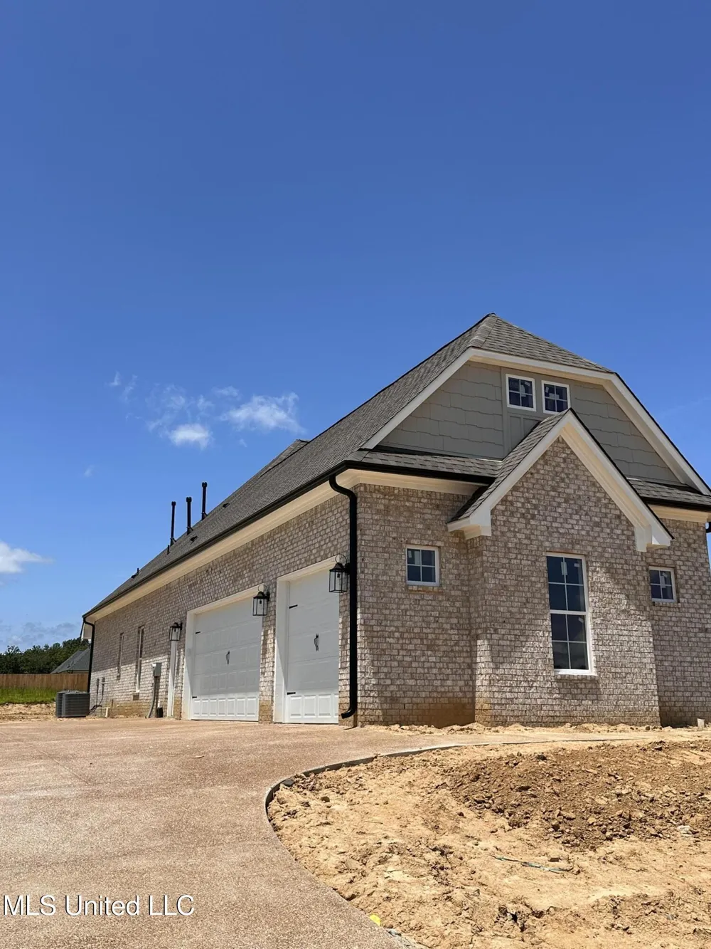 1735 Bakersfield Way Nesbit, MS 38651
