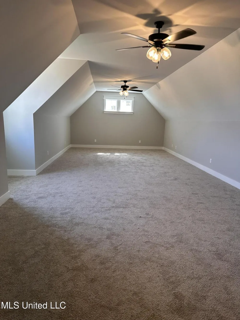 1735 Bakersfield Way Nesbit, MS 38651