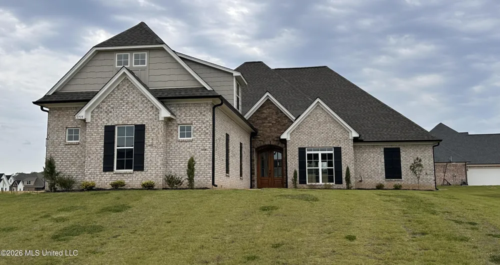 1735 Bakersfield Way Nesbit, MS 38651