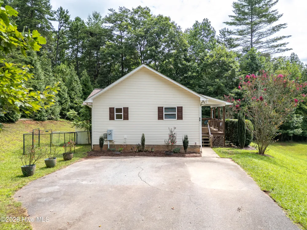 90 Copperhill Church Lane Warne, NC 28909