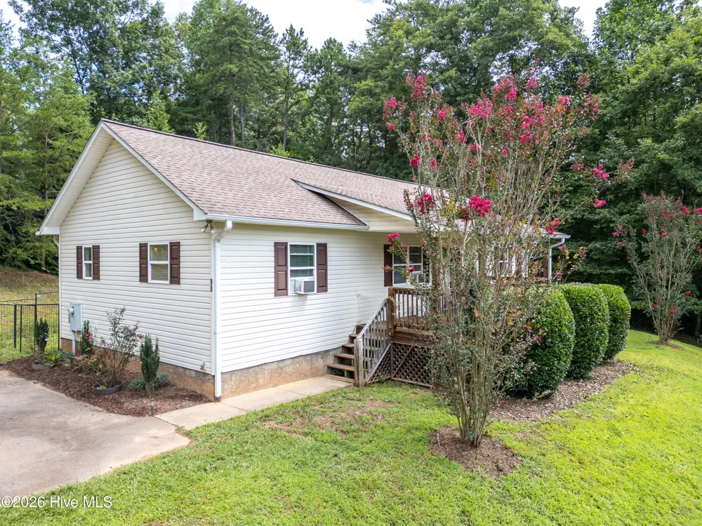 90 Copperhill Church Lane Warne, NC 28909