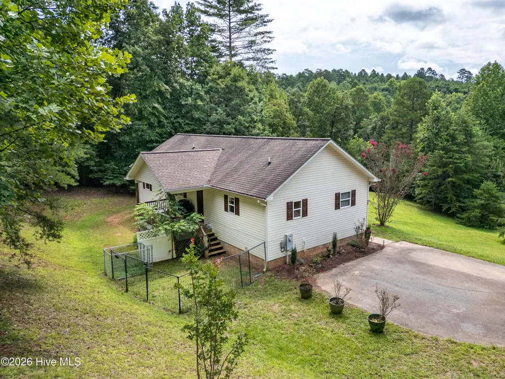 90 Copperhill Church Lane Warne, NC 28909