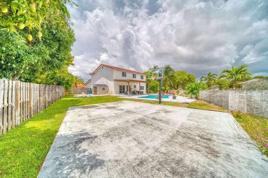 8611 SW 207th Ter Cutler Bay, FL 33189