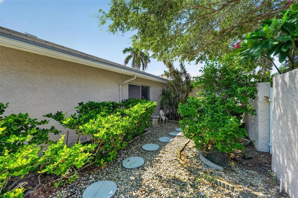 891 ISLAND WAY Clearwater Beach, FL 33767