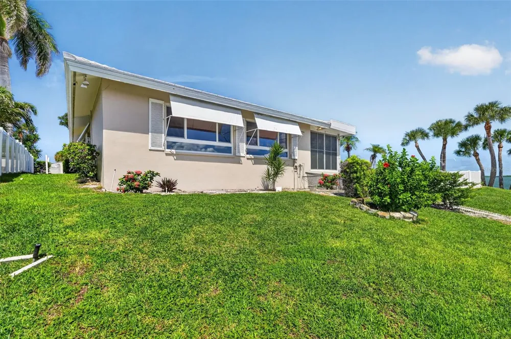891 ISLAND WAY Clearwater Beach, FL 33767