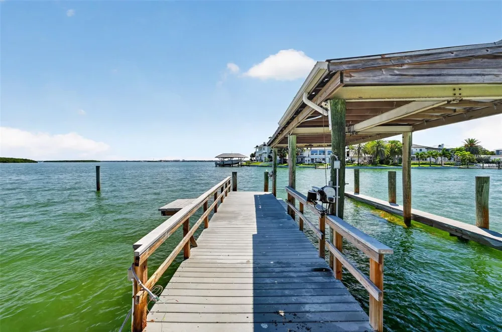 891 ISLAND WAY Clearwater Beach, FL 33767