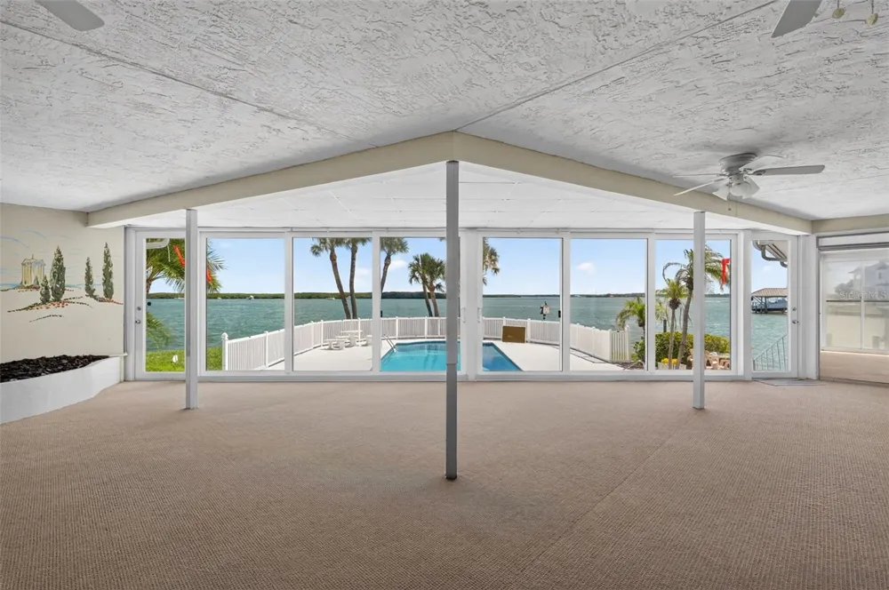 891 ISLAND WAY Clearwater Beach, FL 33767