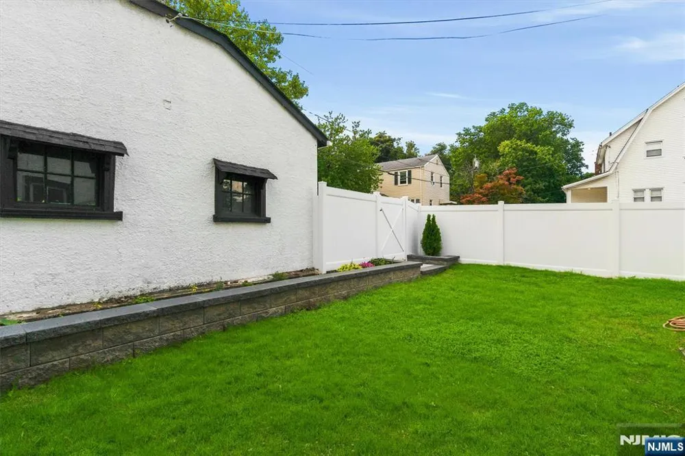 274 Brighton Avenue East Orange, NJ 07017