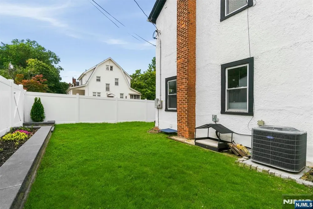 274 Brighton Avenue East Orange, NJ 07017