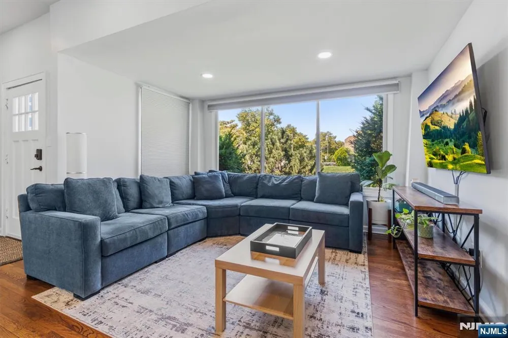 274 Brighton Avenue East Orange, NJ 07017