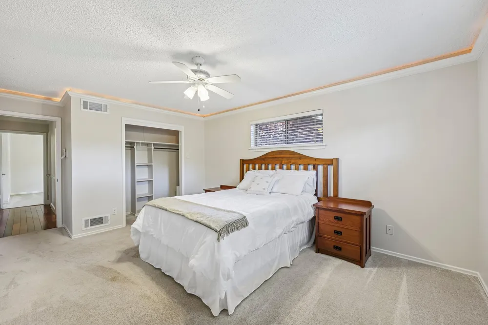 8324 Moorcroft Drive Dallas, TX 75228