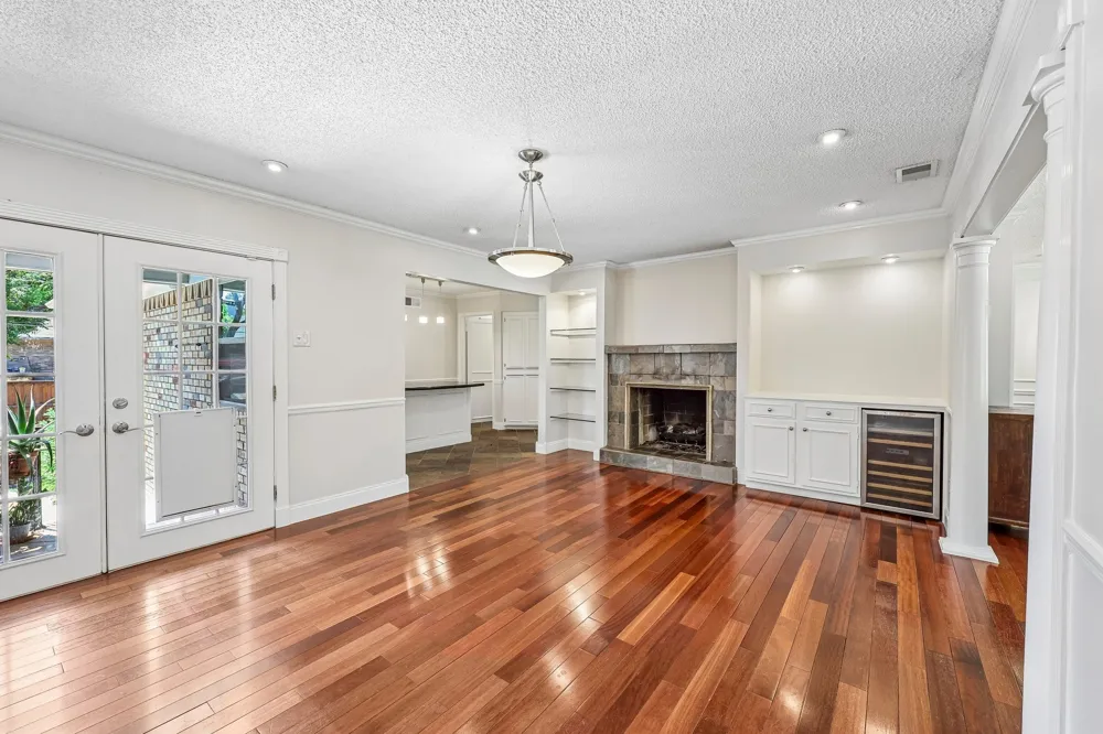 8324 Moorcroft Drive Dallas, TX 75228