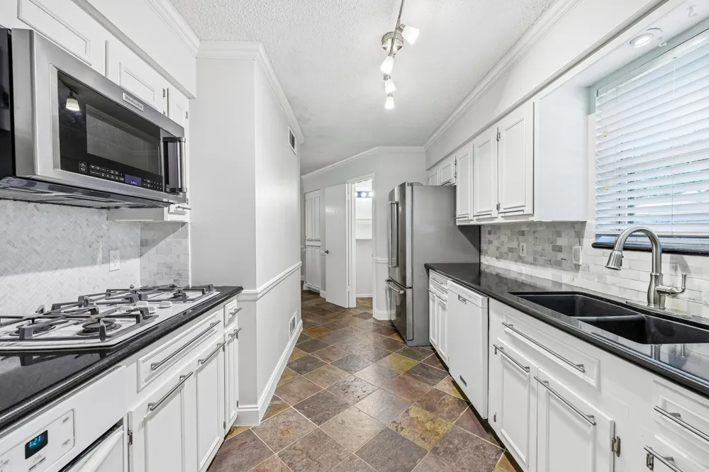 8324 Moorcroft Drive Dallas, TX 75228