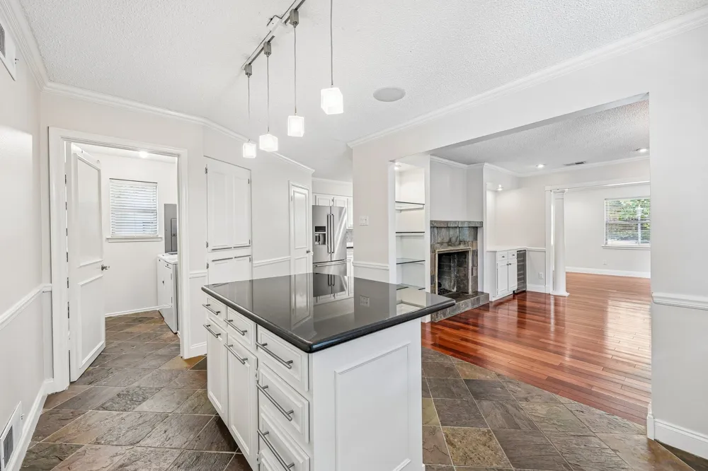 8324 Moorcroft Drive Dallas, TX 75228