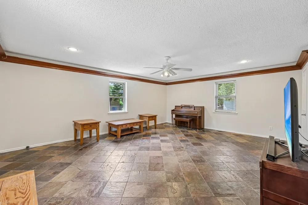 8324 Moorcroft Drive Dallas, TX 75228
