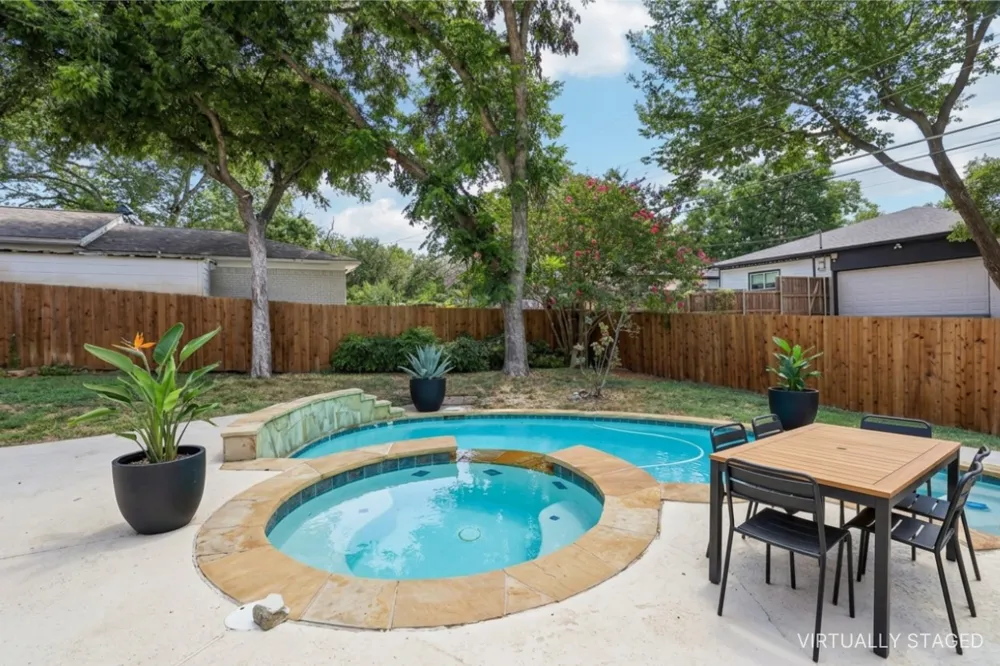 8324 Moorcroft Drive Dallas, TX 75228