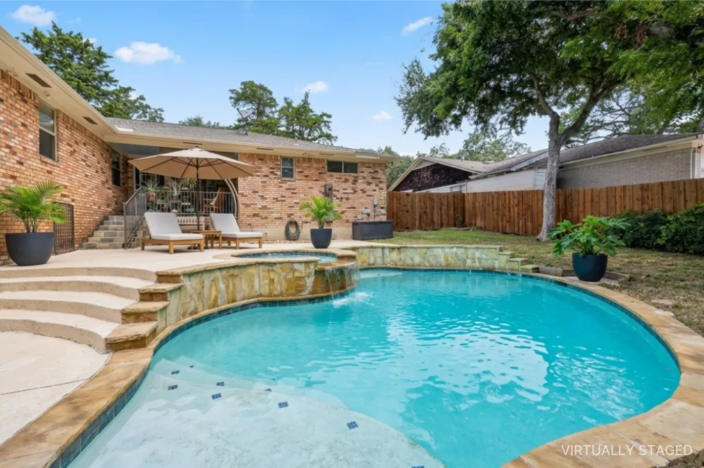 8324 Moorcroft Drive Dallas, TX 75228