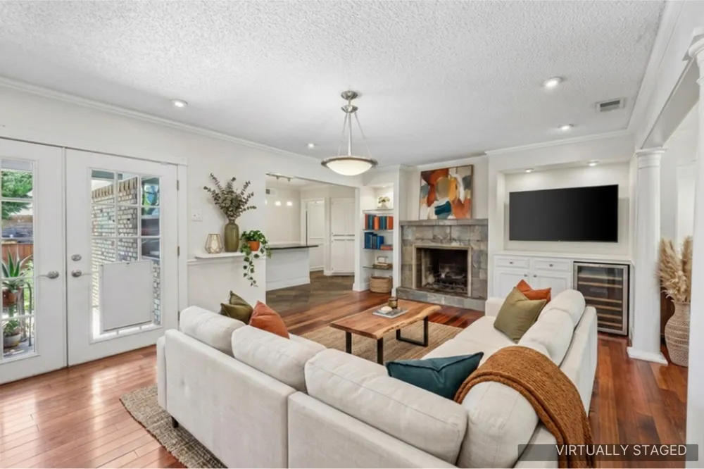 8324 Moorcroft Drive Dallas, TX 75228