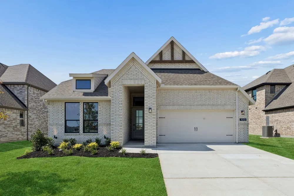 1013 Goldenrod Drive Justin, TX 76247