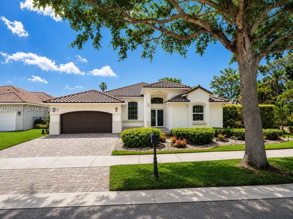 2616 Oakbrook Ct Weston, FL 33332