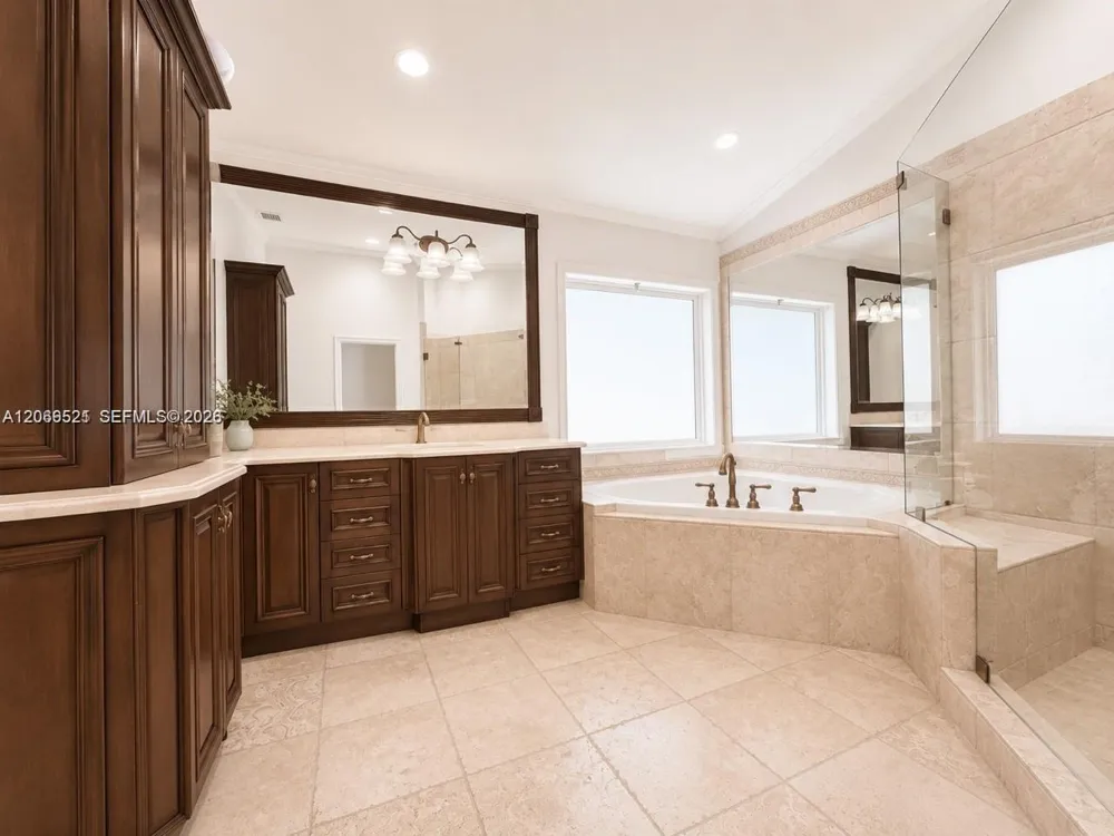 2616 Oakbrook Ct Weston, FL 33332
