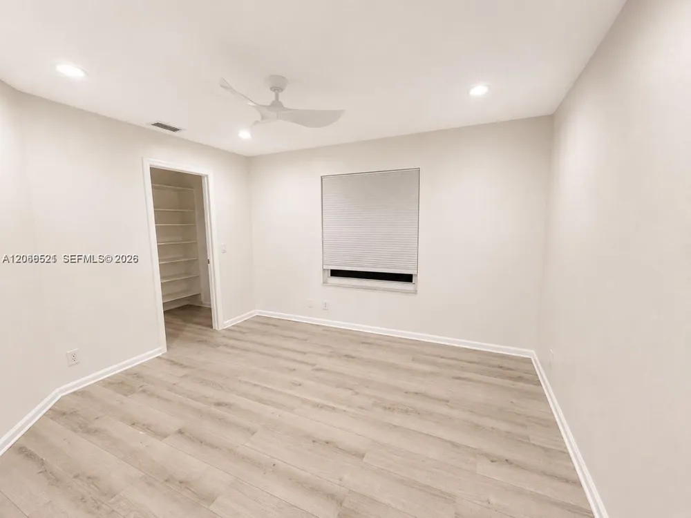 2616 Oakbrook Ct Weston, FL 33332