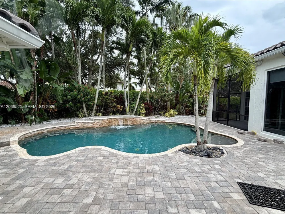 2616 Oakbrook Ct Weston, FL 33332
