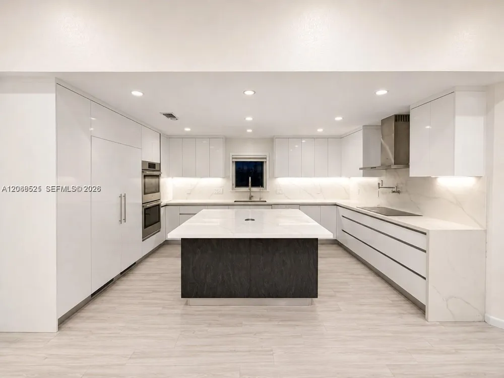 2616 Oakbrook Ct Weston, FL 33332
