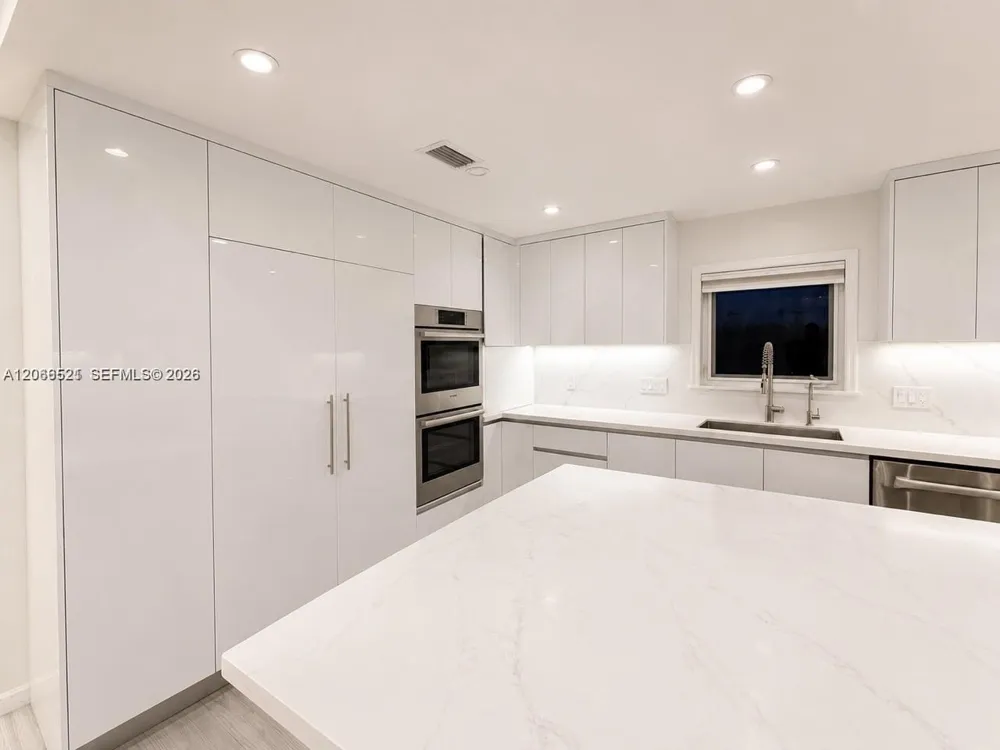 2616 Oakbrook Ct Weston, FL 33332