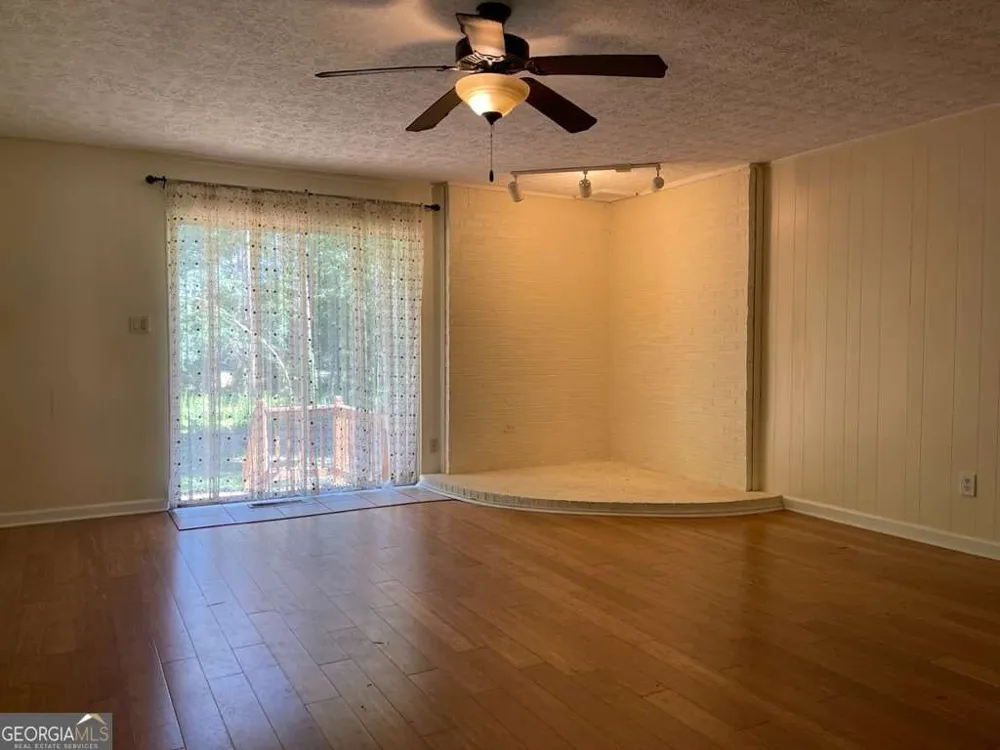1071 Dials Mill SPUR Statham, GA 30666