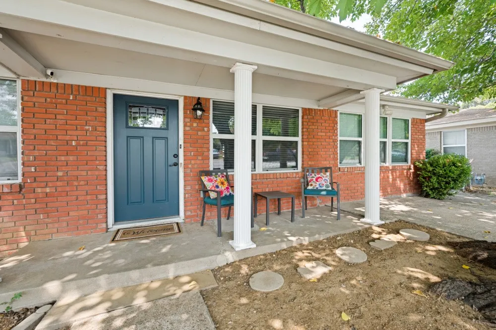 1009 Zelda Drive Hurst, TX 76053