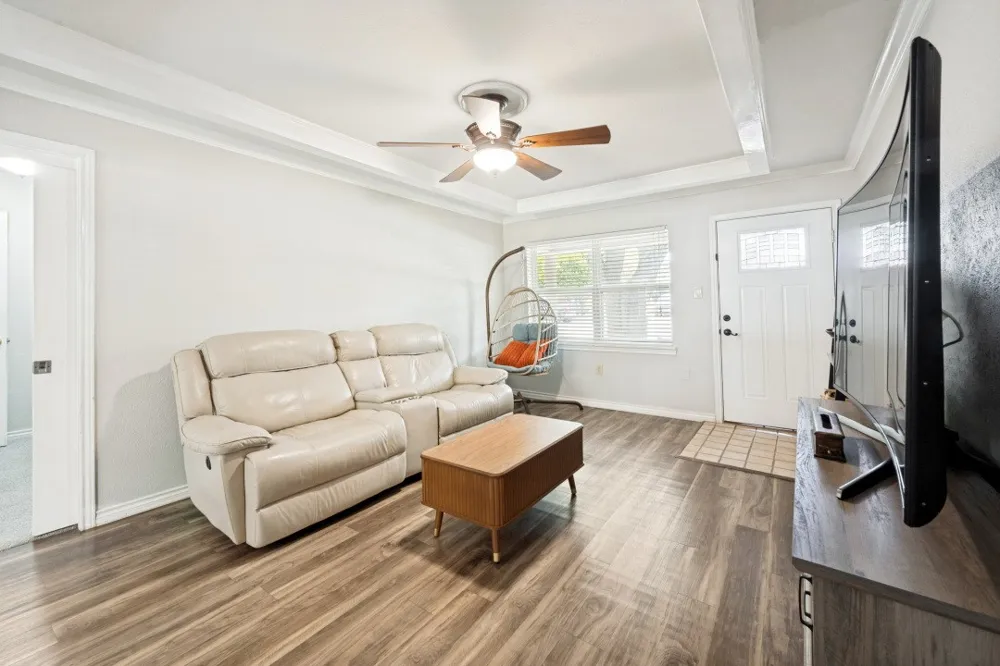 1009 Zelda Drive Hurst, TX 76053