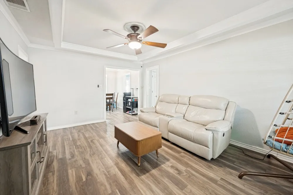 1009 Zelda Drive Hurst, TX 76053